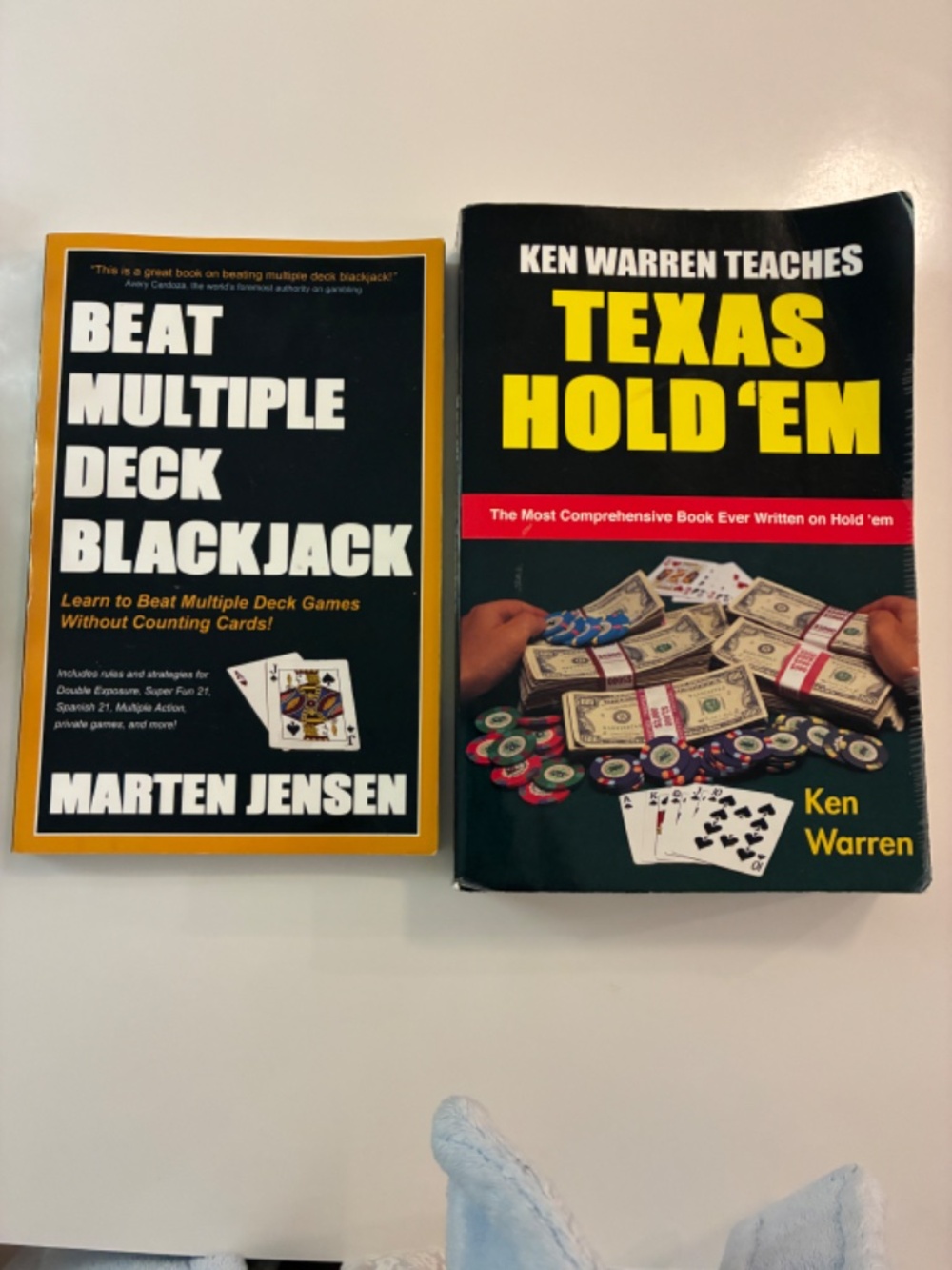 BLACKJACK AND TEXAS HOLD 'EM BOOKS